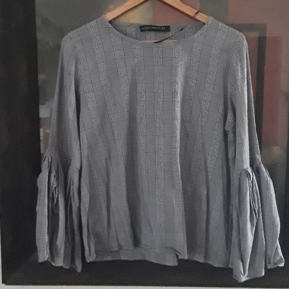 Zara top w/ bell sleeve - Picture 3 of 3